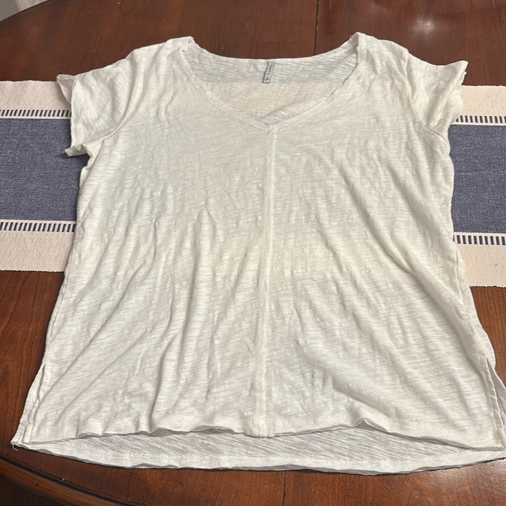 Z Supply loose fitted topping top
v neck
size large 
cream color